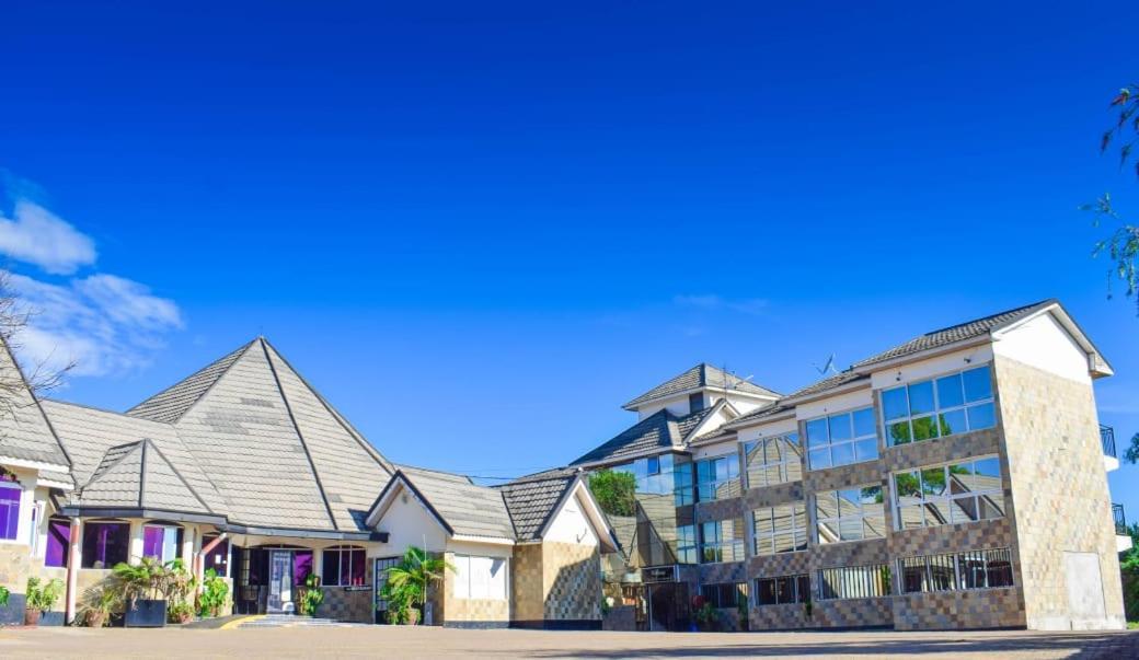 Golden Gates Hotel Thuthuriki 外观 照片