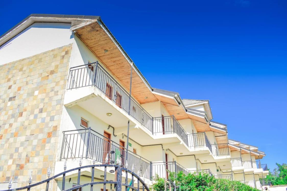 Golden Gates Hotel Thuthuriki 外观 照片