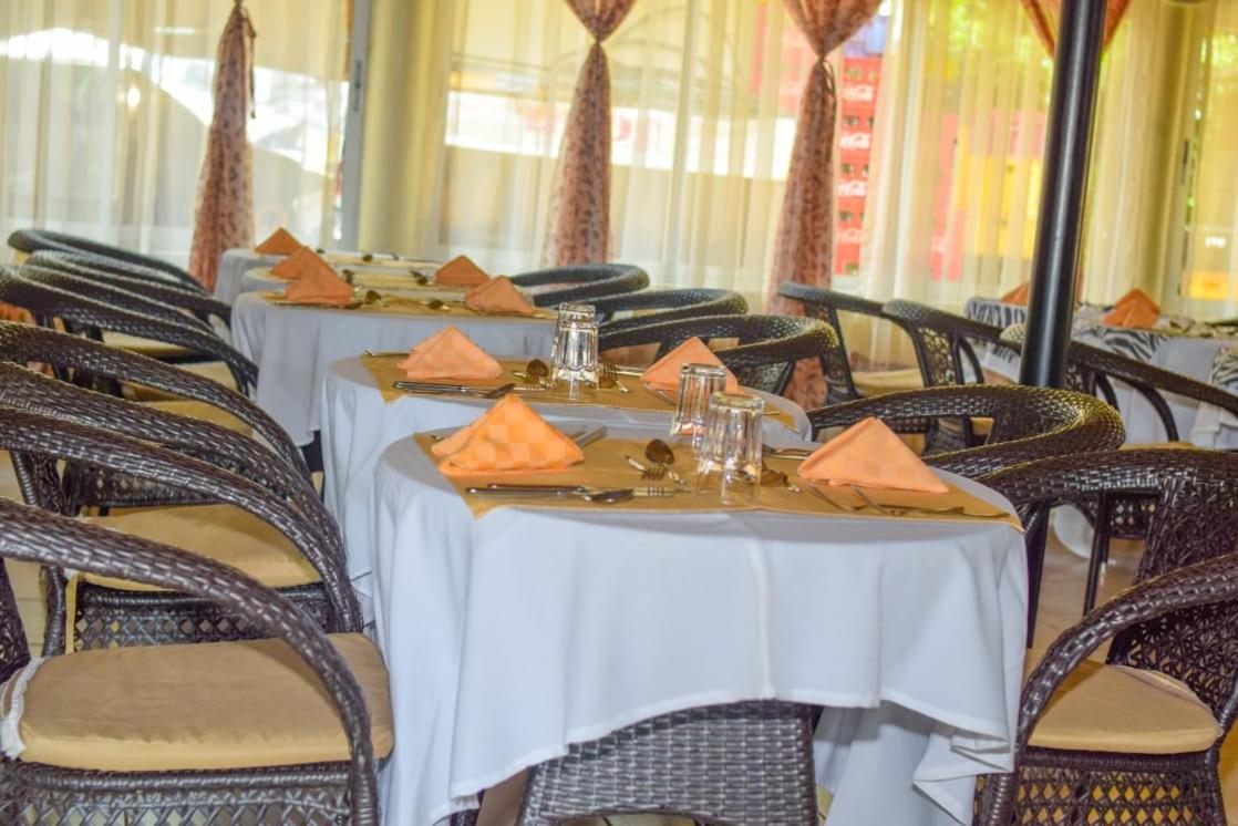 Golden Gates Hotel Thuthuriki 外观 照片